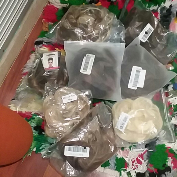 Set of 8 Messy Bun Ponytail Extensions - Picture 6 of 6